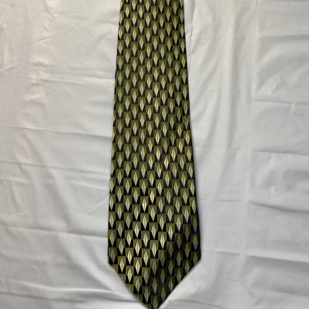 Van Heusen Men's Tie Collection - Yellow, Black, Green, Brown - Picture 4 of 10